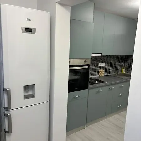 Apartment 3 Decomandat 2 Bai, Parter *