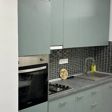 3 Decomandat 2 Bai, Parter Apartment