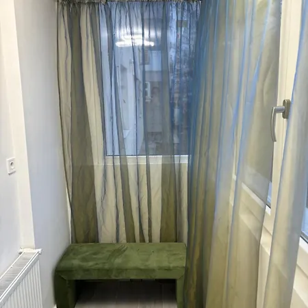 3 Decomandat 2 Bai, Parter Apartment Bucharest