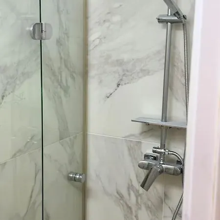 3 Decomandat 2 Bai, Parter Apartment Bucharest