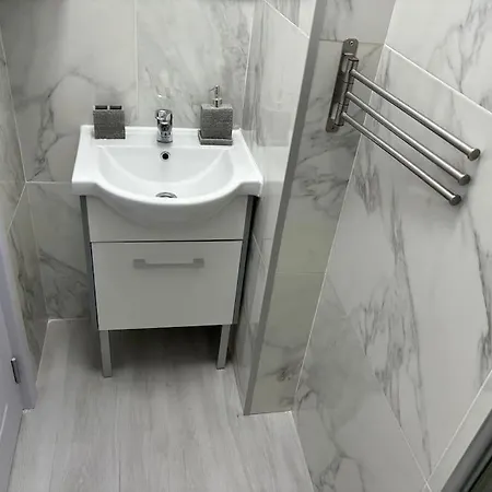 3 Decomandat 2 Bai, Parter Apartment Bucharest