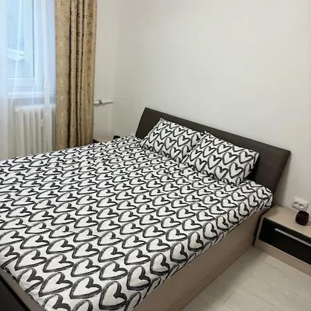 3 Decomandat 2 Bai, Parter Bucharest